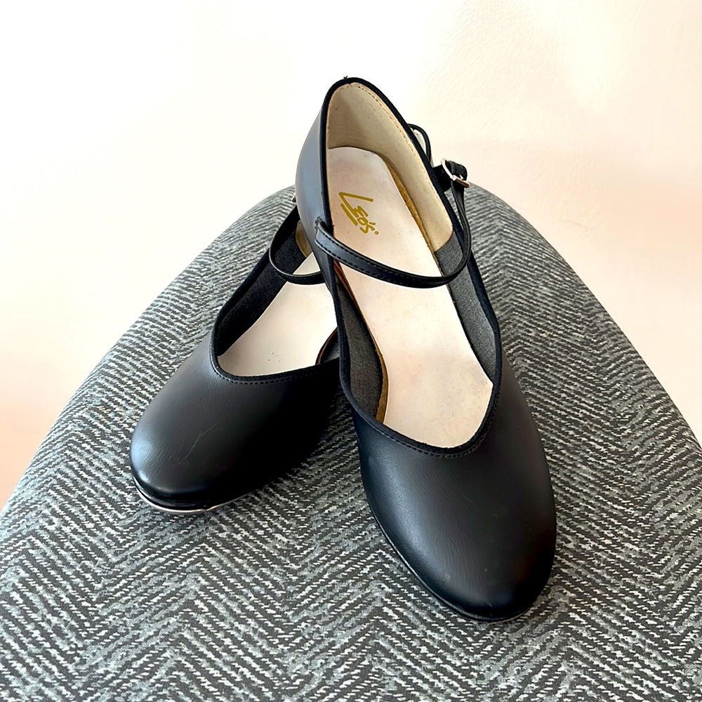 Leo’s black leather tap shoes size 9.